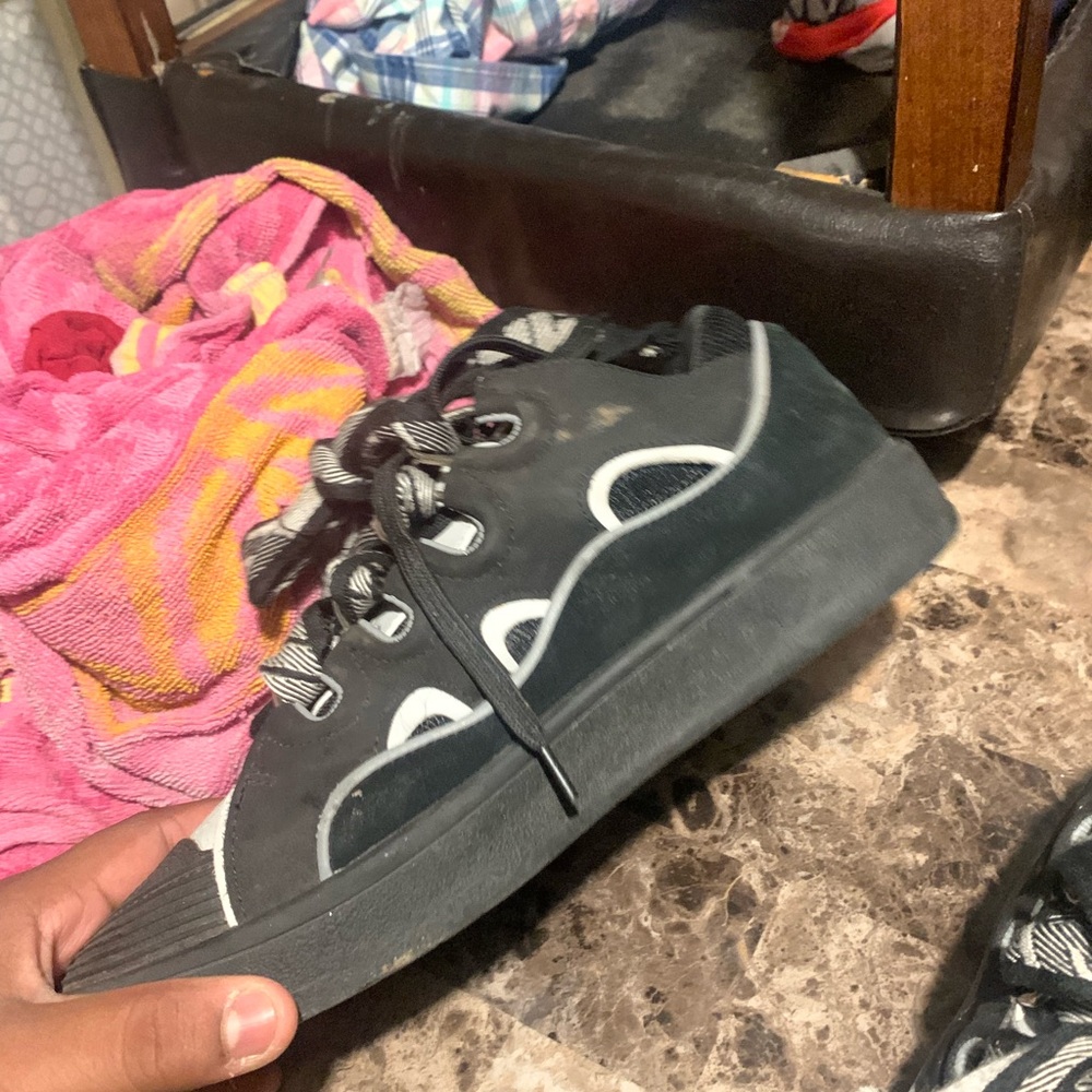 Size 9 in men